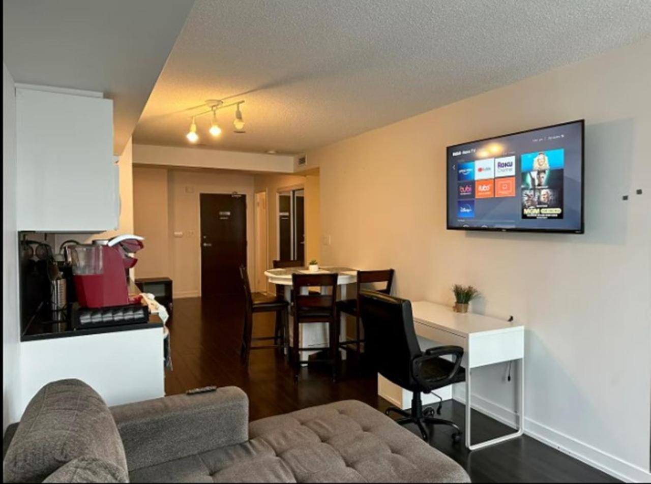 Perfect Location - Comfy